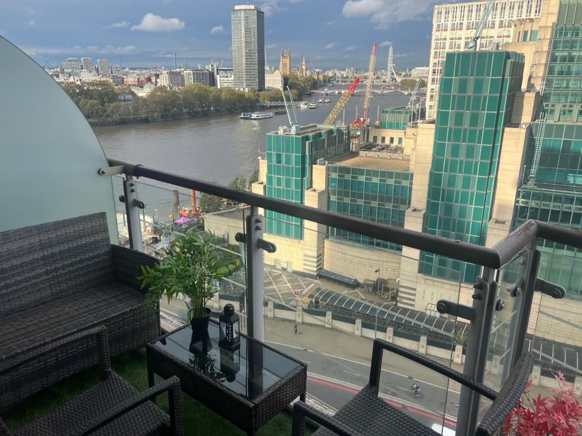 St George Thames Apartment ลอนดอน ภายนอก รูปภาพ