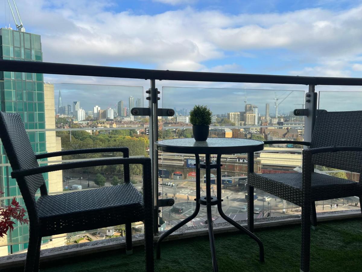St George Thames Apartment ลอนดอน ภายนอก รูปภาพ