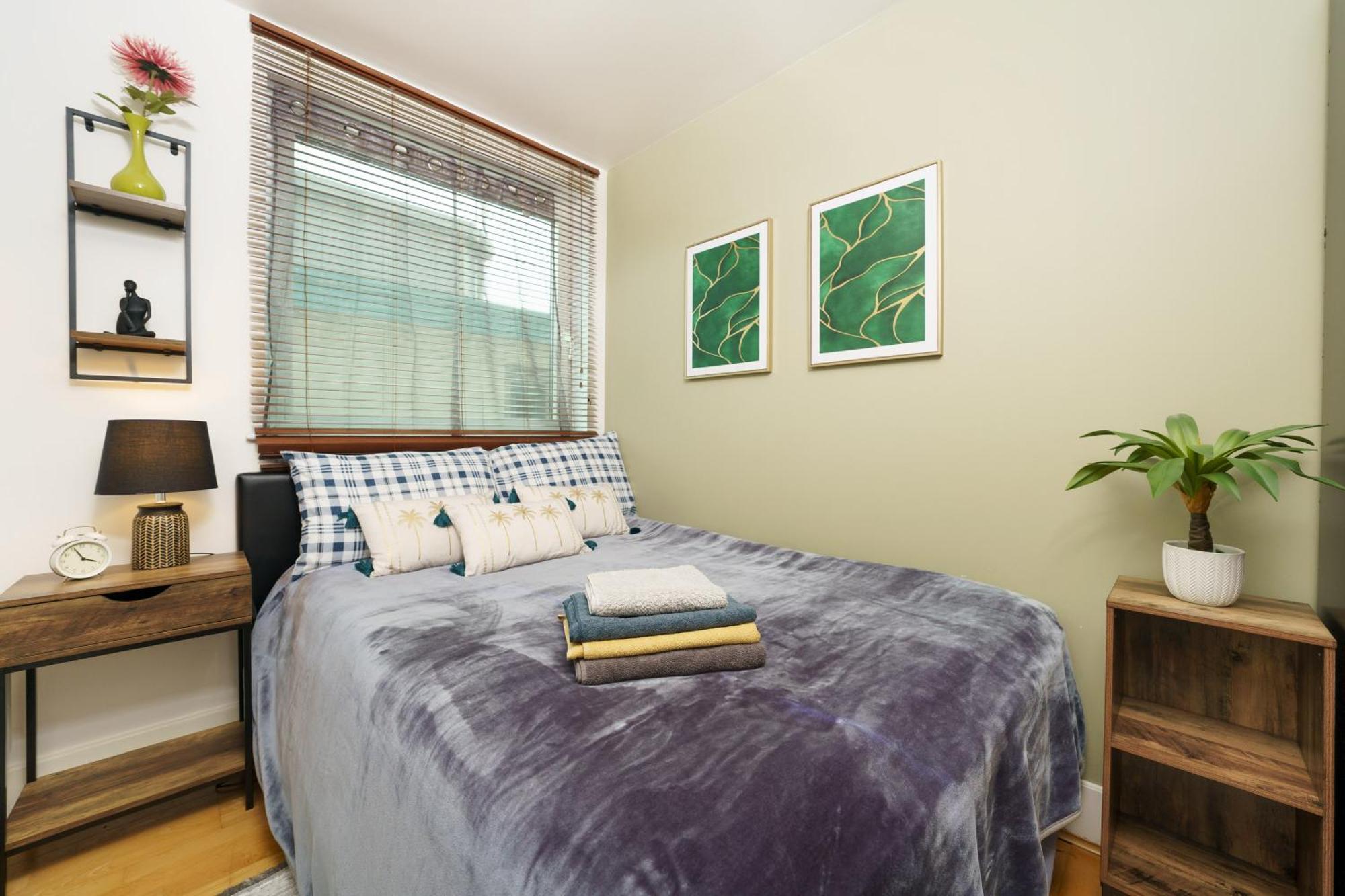 St George Thames Apartment ลอนดอน ภายนอก รูปภาพ