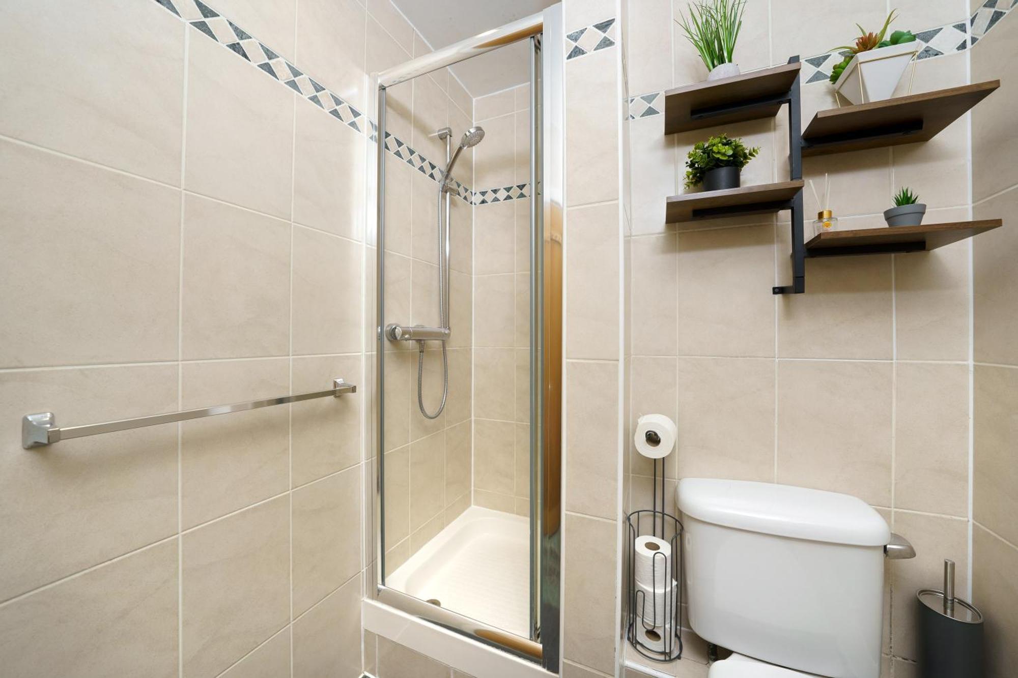 St George Thames Apartment ลอนดอน ภายนอก รูปภาพ
