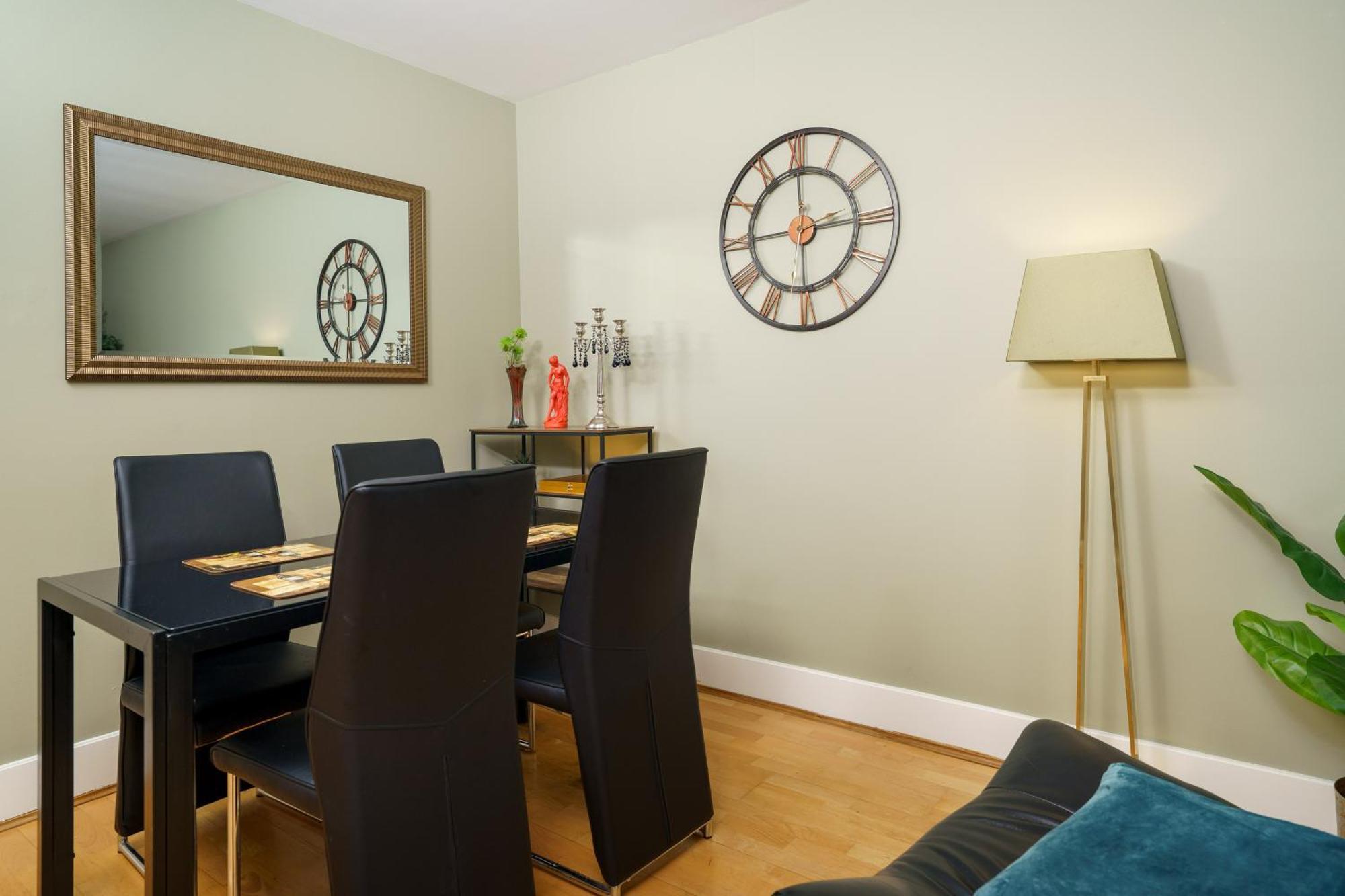 St George Thames Apartment ลอนดอน ภายนอก รูปภาพ