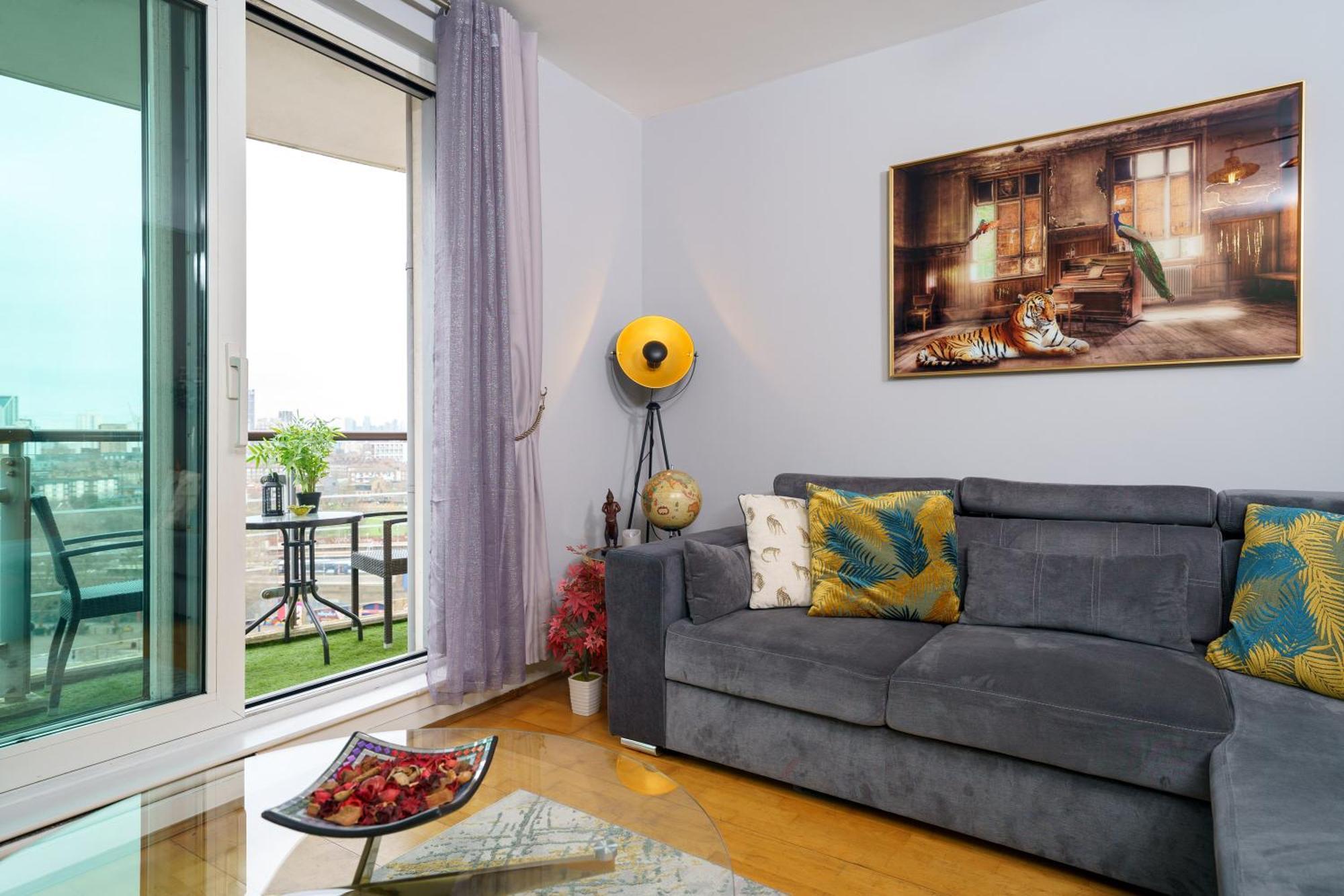 St George Thames Apartment ลอนดอน ภายนอก รูปภาพ