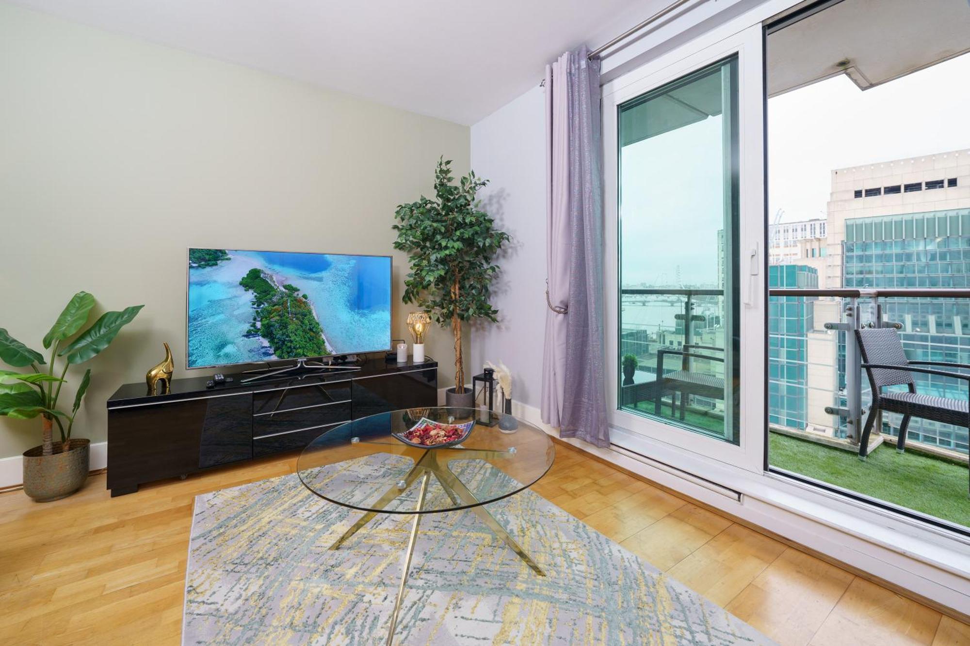 St George Thames Apartment ลอนดอน ภายนอก รูปภาพ